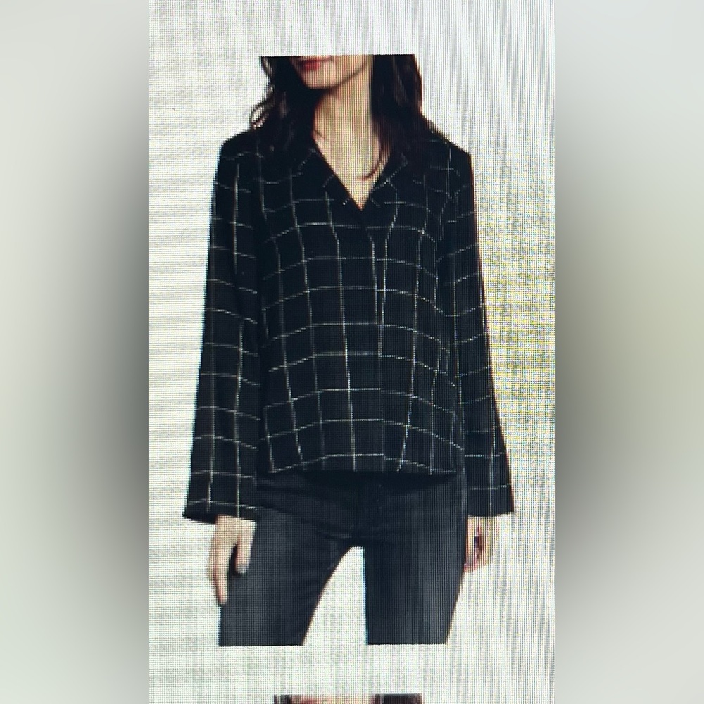 Like New! All in Favor Harper Long Sleeve Top-Size M